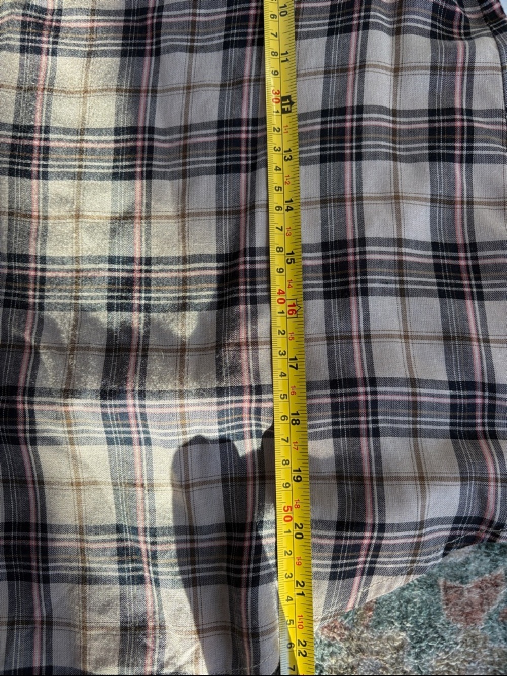 Evereve plaid tan black gold puff shoulder ruffle collar vneck blouse rayon - Picture 14 of 16